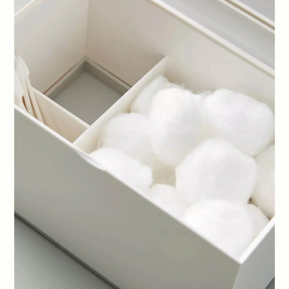 Faye Cotton Swabs Case - white